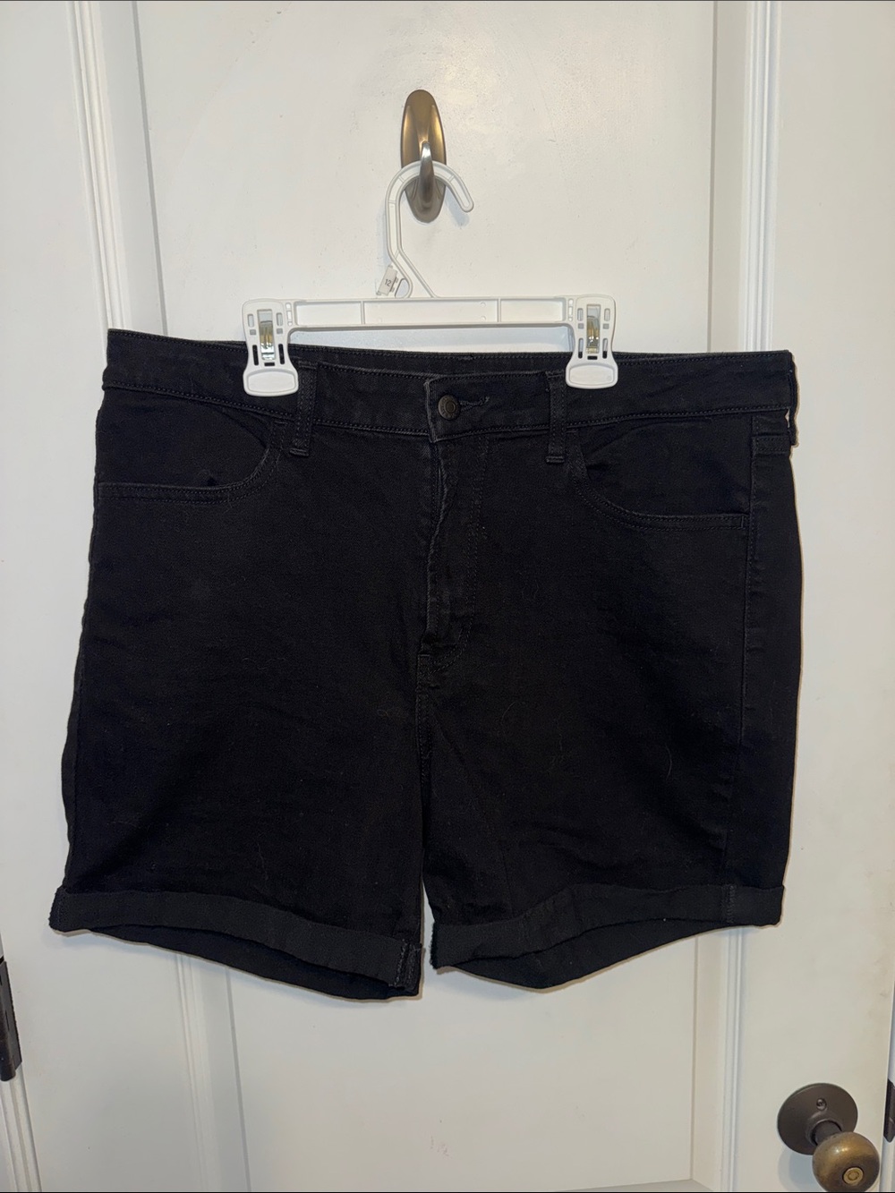 Old Navy Black Women's Rolled-Hem Jean Shorts- High Waisted